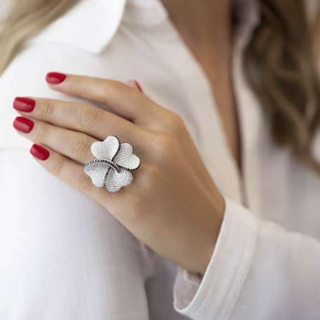 Ring with black and white diamonds Absolute Beauty