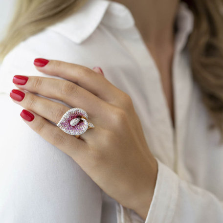 Diamond ring with Sapphire Ice Lily