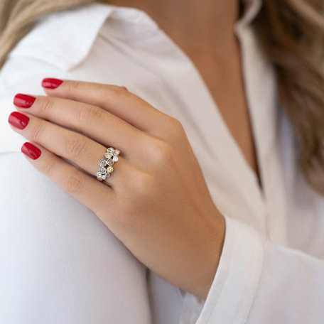 Ring with brown, yellow and white diamonds Oriana