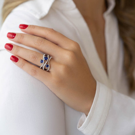 Diamond ring with Sapphire Astheneia