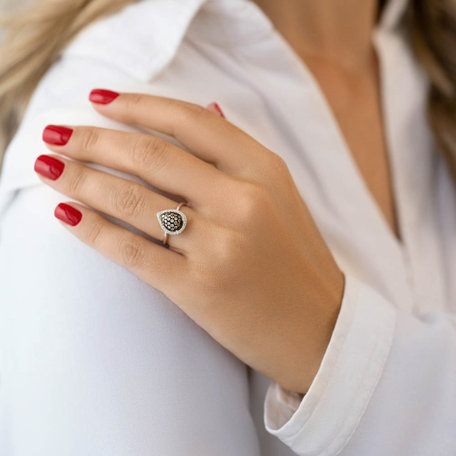 Ring with black and white diamonds Divine Brilliance