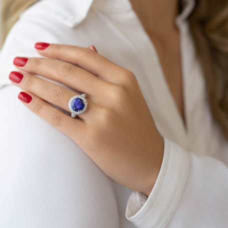 Diamond ring with Tanzanite Poppy